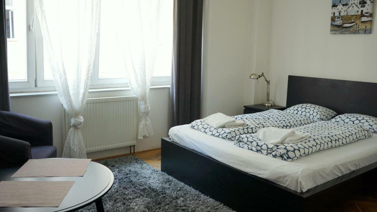 Funci Dancing 6 Apartment Praha Exteriér fotografie